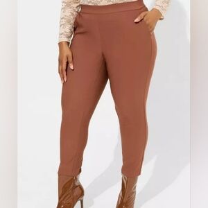 NWT TORRID Pull-On Relaxed Taper Studio Refined Crepe High-Rise Pant- Size 3T